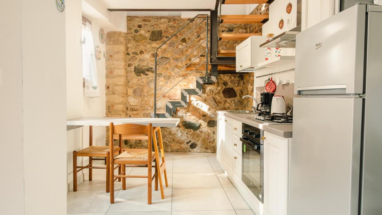 Апартаменты La Casa Di Nonna Agnese - Italian Homing Паденге-суль-Гарда Экстерьер фото