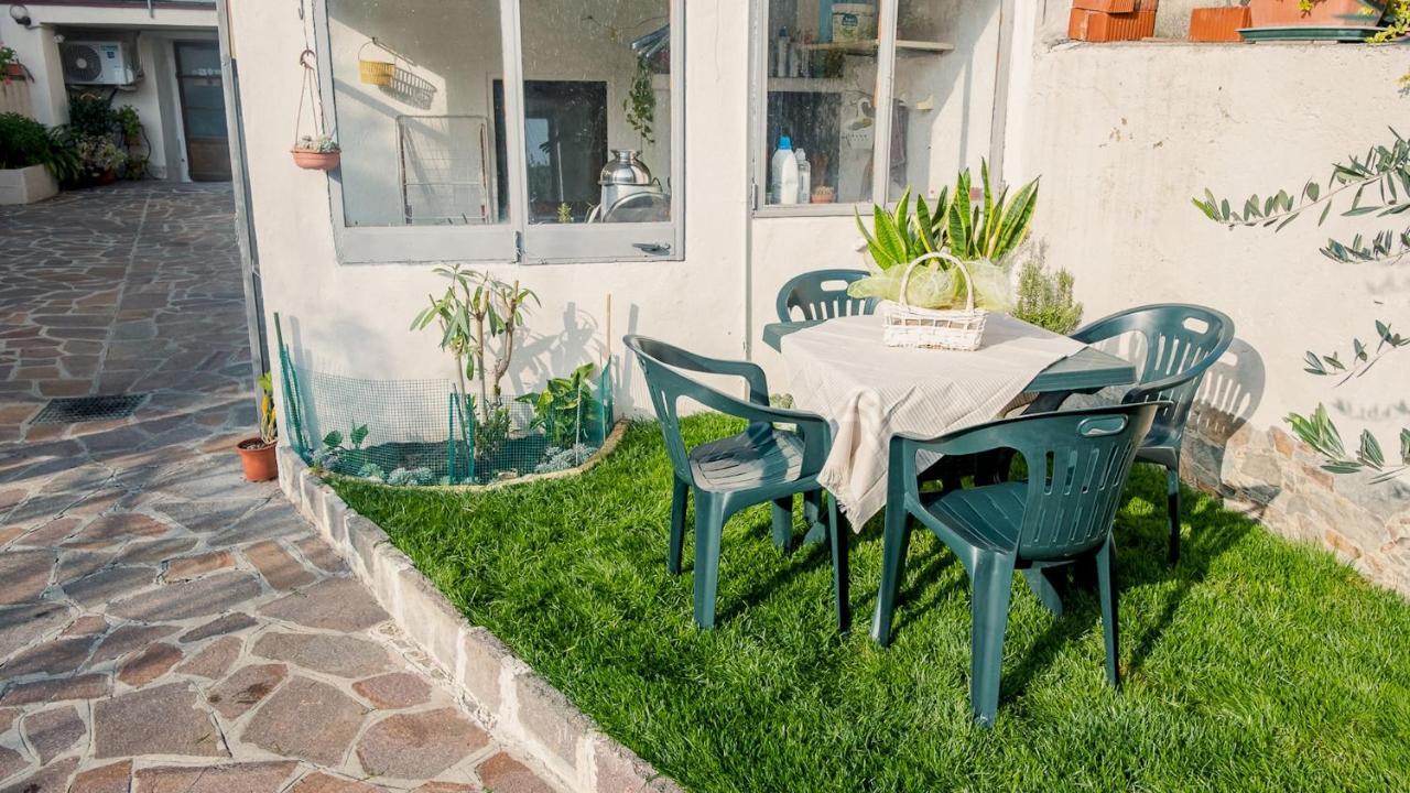 Апартаменты La Casa Di Nonna Agnese - Italian Homing Паденге-суль-Гарда Экстерьер фото