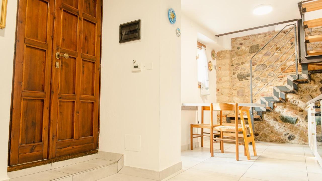 Апартаменты La Casa Di Nonna Agnese - Italian Homing Паденге-суль-Гарда Экстерьер фото